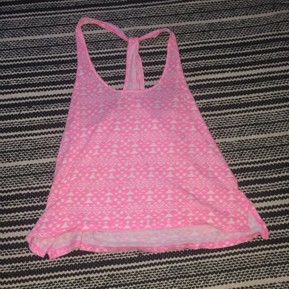 pink tank top